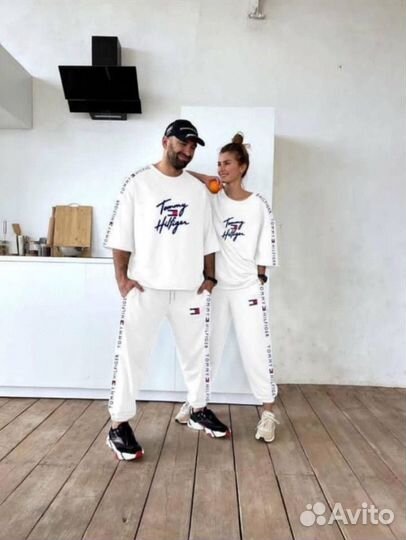 Парные спортивные костюмы