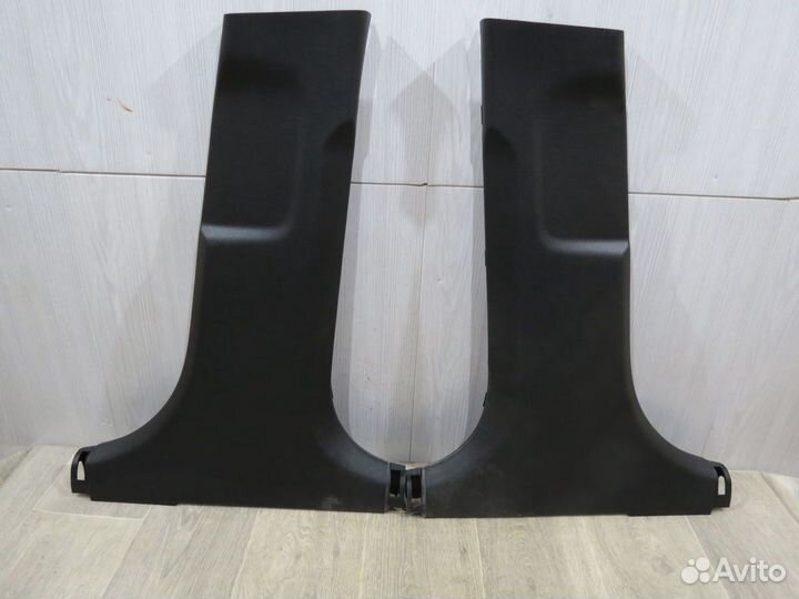 Обшивка средней стойки правая Hyundai Solaris 2