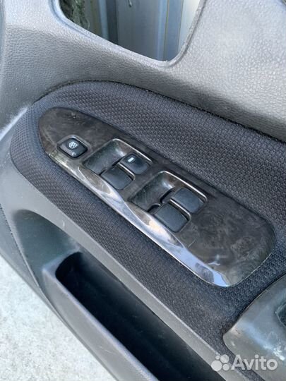 Обшивка карта двери комплект Mitsubishi Lancer Ced