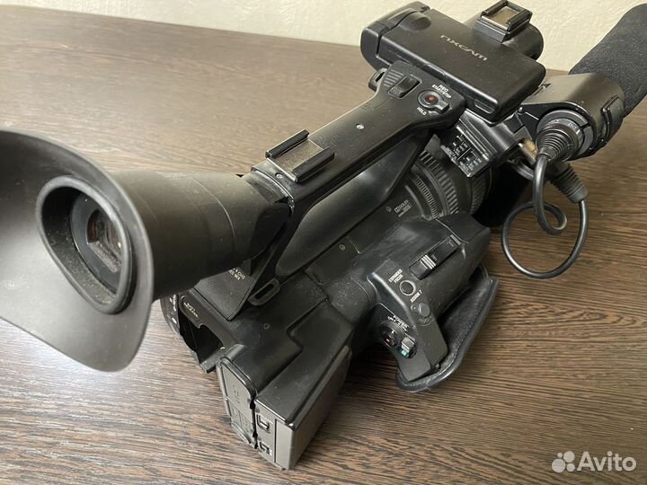 Видеокамера Sony HXR-NX5P