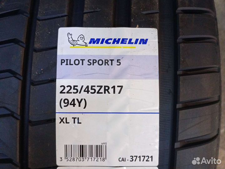 Michelin Pilot Sport 5 225/45 R17 94Y