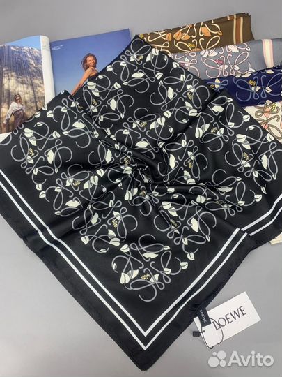 Платок женский шелковый Loewe