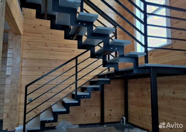 Лестница для загородного дома