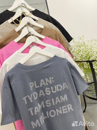 Футболка со стразами