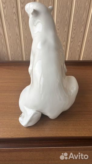 Статуэтка белый медведь