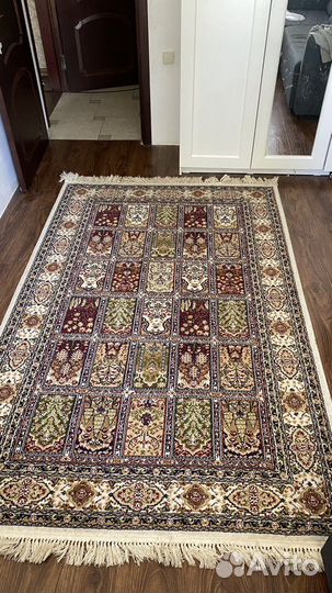 Ковер шерстяной новый