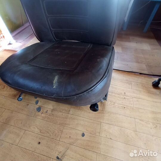 Продам передние сиденья Ваз-2101