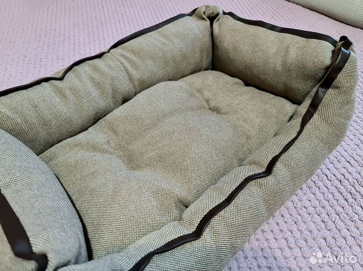 Лежак с подушкой и кантом