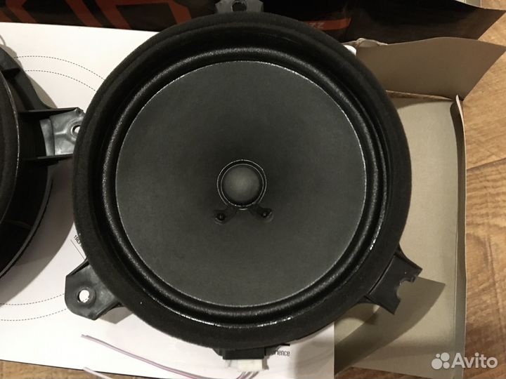 Штатные динамики Toyota Aqua, Axio, Fielder