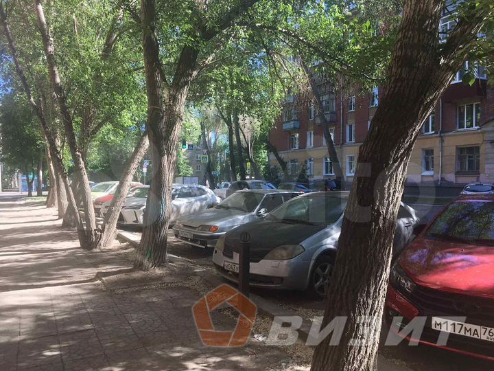 Помещение с ремонтом и парковкой, 71 м²