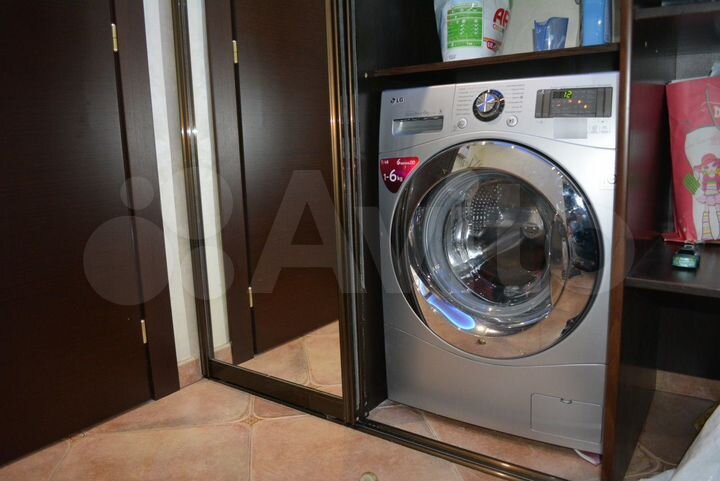 2-к. квартира, 65 м², 1/5 эт.