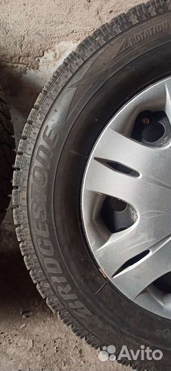 Bridgestone Blizzak Spike-02 185/70 R14