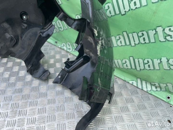 Подкрылок передний правый Mercedes-Benz C-Class