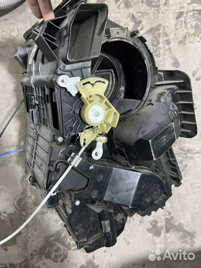 Корпус печки логан. Радиатор моторчик печки