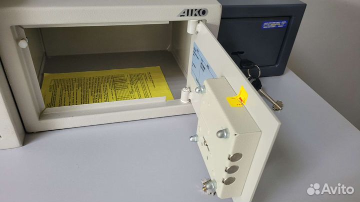 Сейфы мебельные, бу