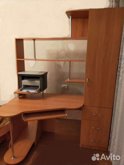 Компьютерный стол угловой