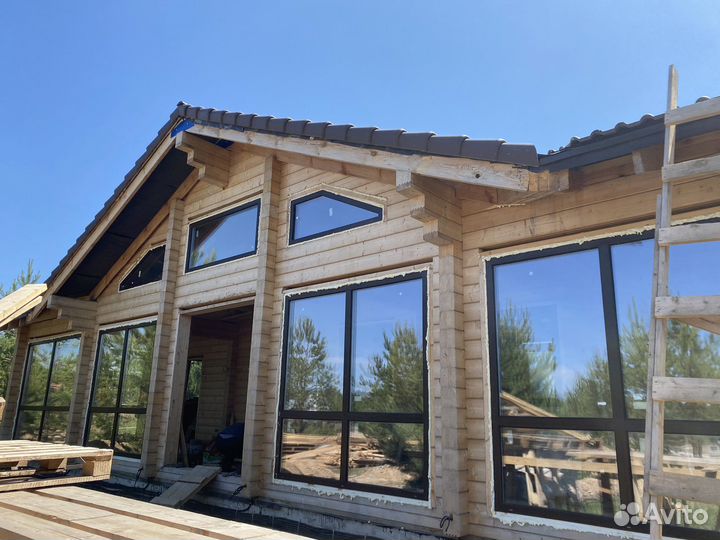 Помошник на постройку деревянного дома