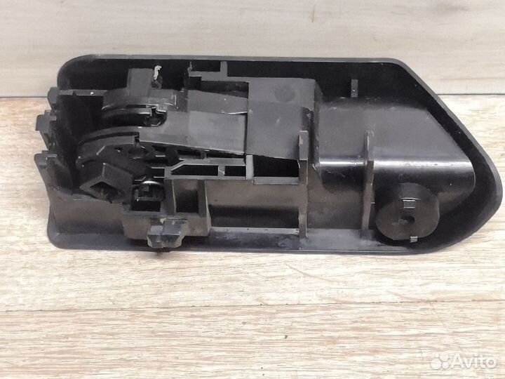 Ручка открывания багажника Toyota Corolla E180