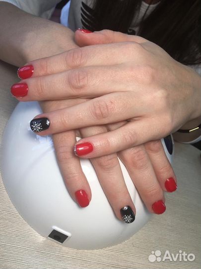 Педикюр с покрытием лаком