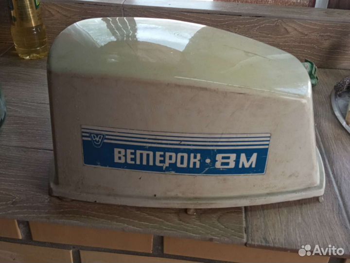 Крышка от лодочного мотора ветерок 8М