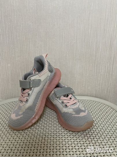 Кроссовки