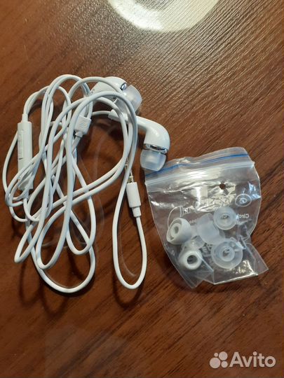 Наушники для телефона