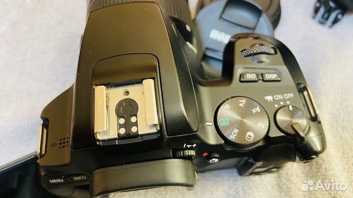 Зеркальный фотоаппарат canon 250D Kit 18-55 STM