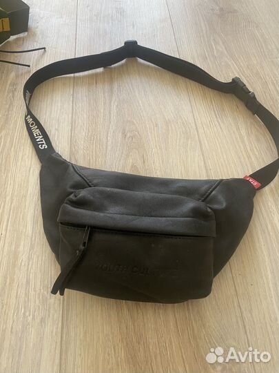 Поясная сумка bershka