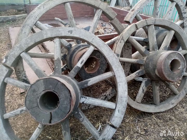 Колеса деревянные старинные