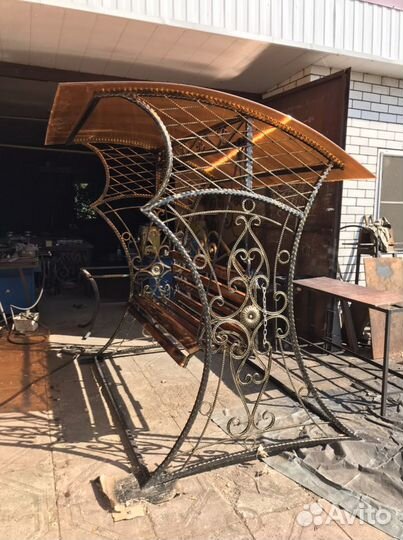 Качели кованые