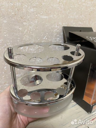 Держатель зубных щеток и пасты