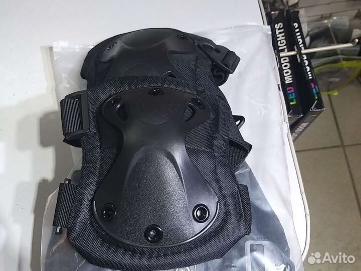 Наколенники