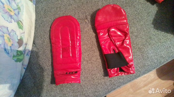 Боксерские перчатки(для подростка и взр.) и шлема