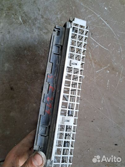 Вентиляционный клапан Mercedes W211