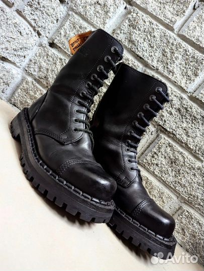 Lorrys boots (mad bulldog, grinders, camelot)