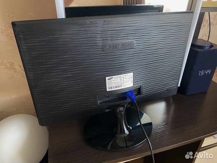 Монитор Samsung 22 дюйма