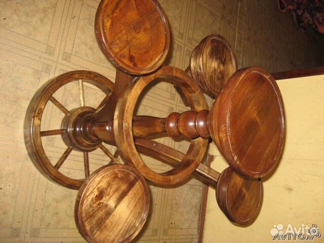 Подставка под цветы из натурального дерева