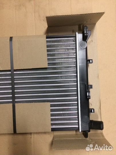 Радиатор охлаждения Hyundai Solaris Kia Rio 3 МКПП