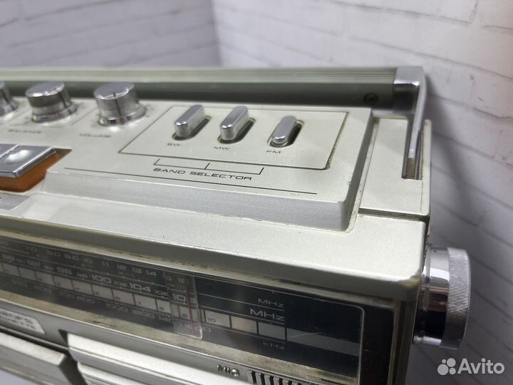 Радиоприемник akai AJ-420FS