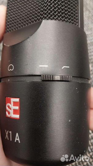 Студийный конденсаторный микрофон