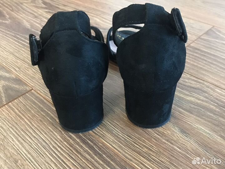 Босоножки 36