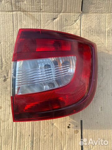 Фонарь задний правый Skoda Rapid 1