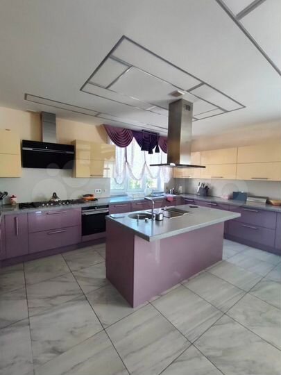 Дом 372 м² на участке 17 сот.