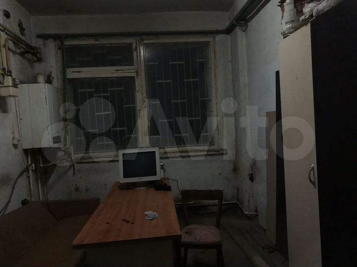 Комната 45 м² в 6-к., 1/3 эт.