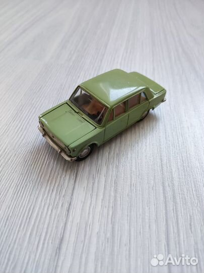 Модель СССР 1:43 ваз 2101