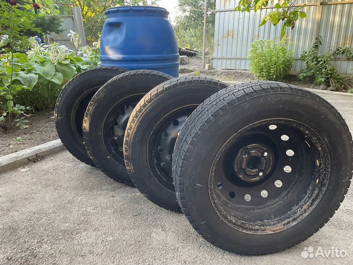 Bridgestone Blizzak VRX 5/5 R15 88S