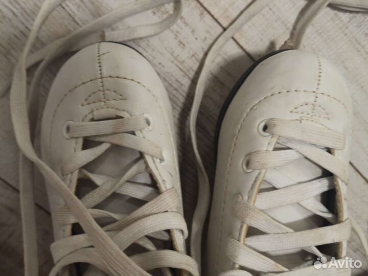 Коньки фигурные р. 31