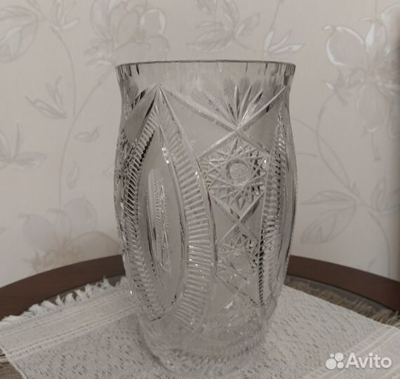 Большая хрустальная ваза
