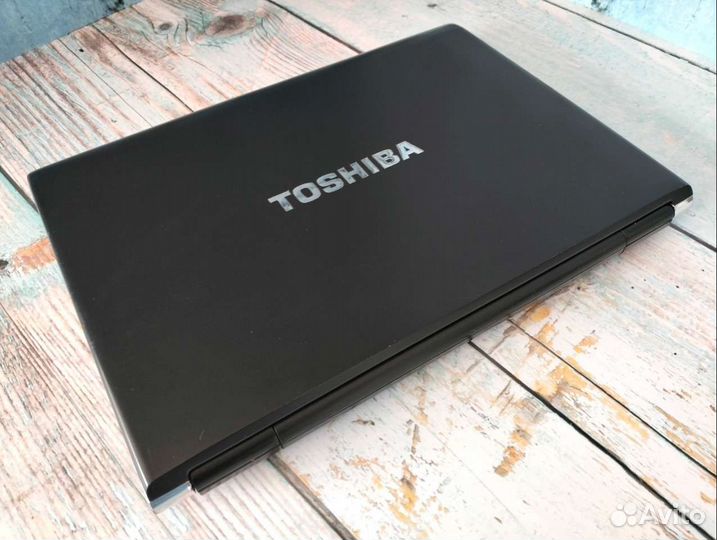 Ультрабук Toshiba на i3-3110m/ RAM 8/ SSD 256