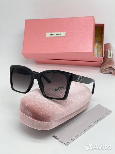 Солнцезащитные очки MIU MIU